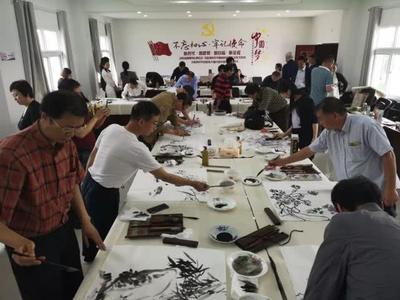 傳統(tǒng)文化助力扶貧攻堅——江蘇、貴州中國畫學(xué)會交流展在貴陽開幕